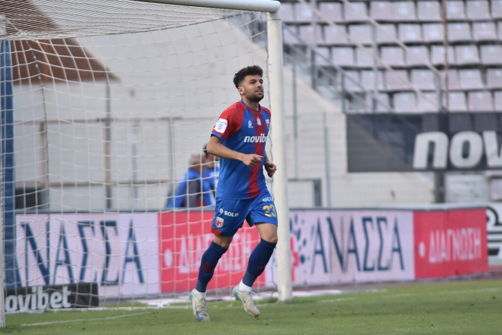 Υπέγραψε στο Βόλο ο Λάζαρος Λάμπρου (vid)