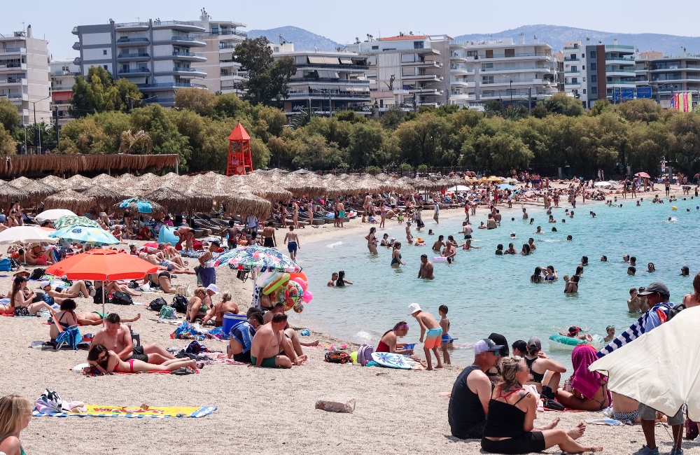 Ακρίβεια: “Καίνε” οι τιμές στις παραλίες (vid)