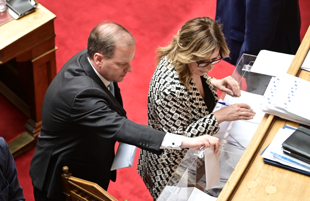 Τέμπη: Με 154 ψήφους εγκρίθηκε στη Βουλή η προανακριτική για τον Κώστα Αχ. Καραμανλή