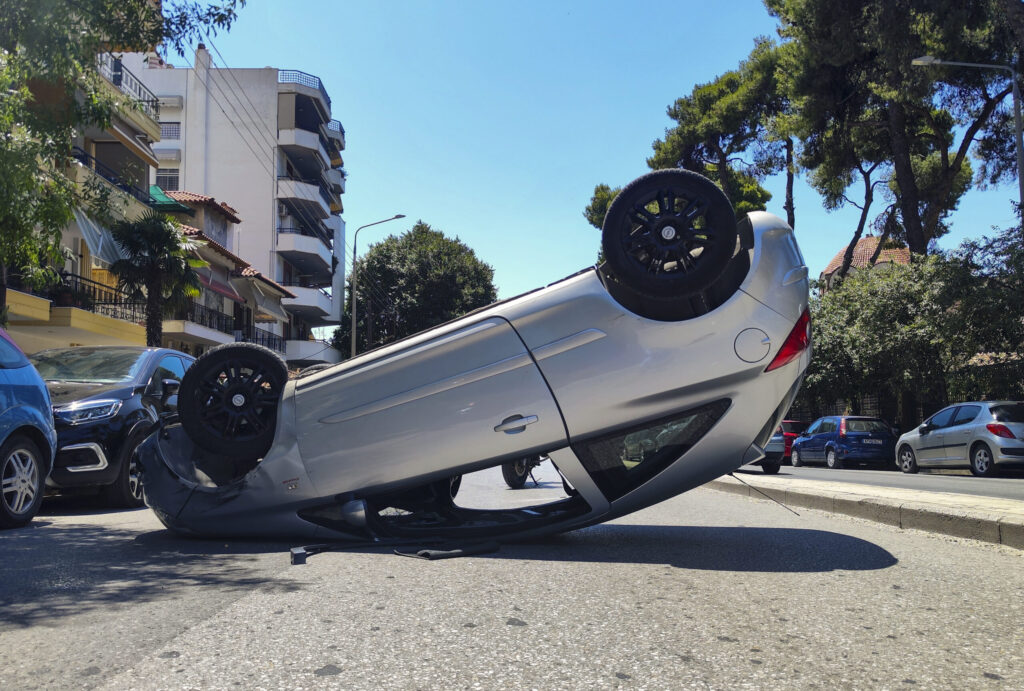 Θεσσαλονίκη: Τούμπαρε αυτοκίνητο στην Κατσιμίδη – Ένας τραυματίας (pics)