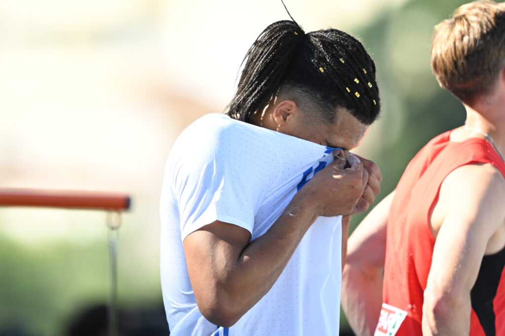 Καραλής: «Με πονάει που δε μπορώ να βοηθήσω την Εθνική, συγγνώμη σε όλους» (vid)