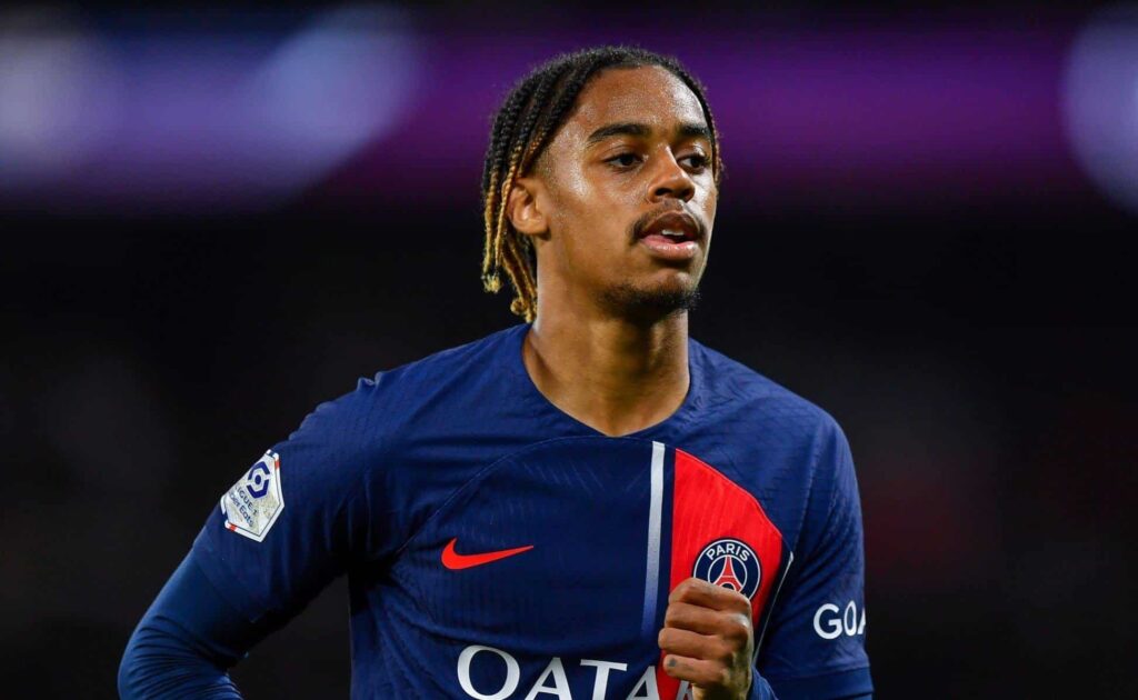 Η Παρί Σεν Ζερμέν… απλώνει χέρι βοηθείας στη Λιόν!