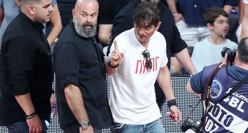 ΚΑΕ Ολυμπιακός: «Ο Γιαννακόπουλος έφυγε τρέχοντας για να αποφύγει τη σύλληψη»