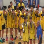 Μπάσκετ Παίδων: Η στιγμή που οι παίκτες του ΑΡΗ σηκώνουν το πρωτάθλημα! (vid)