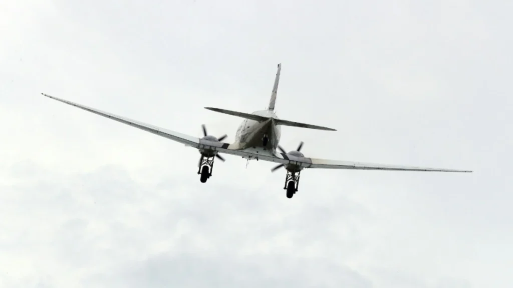 Τραγωδία στην Ινδία – Εκατοντάδες νεκροί από συντριβή αεροπλάνου (vid)