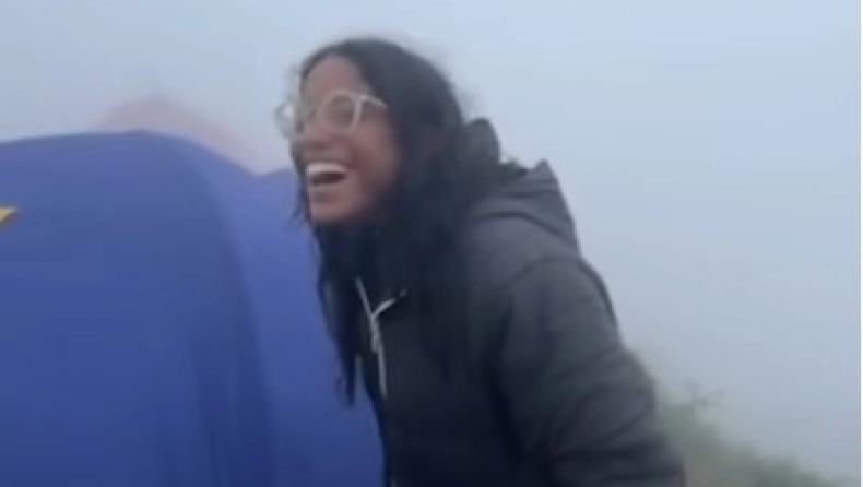 Οι τελευταίες στιγμές μίας 26χρονης πριν πέσει σε ενεργό ηφαίστειο (vid)