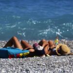 “Γέμισαν” οι παράλιες (vid)