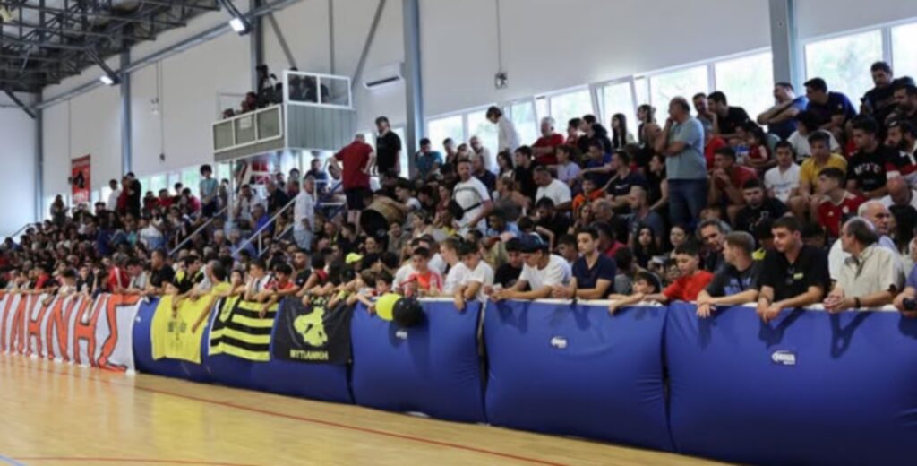 Α.Σ. ΑΡΗΣ: “Ο κόσμος του ΑΡΗ ήταν και πάλι εκεί και έσπρωξε τους παίκτες” (pic)