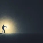 Γιατί φοβόμαστε το σκοτάδι; Οι επιστήμονες απαντούν