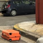 Μία βαλίτσα… κρατάει θέση πάρκινγκ (vid)