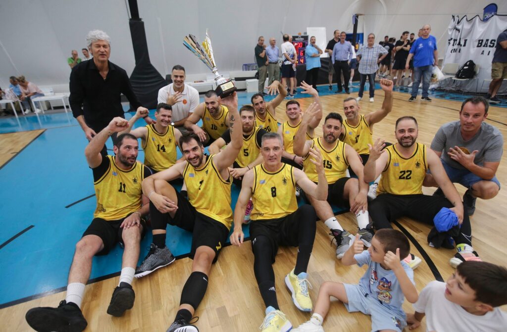 Έτσι το… σήκωσαν για δεύτερη σερί χρονιά οι Βετεράνοι του ΑΡΗ (vid)