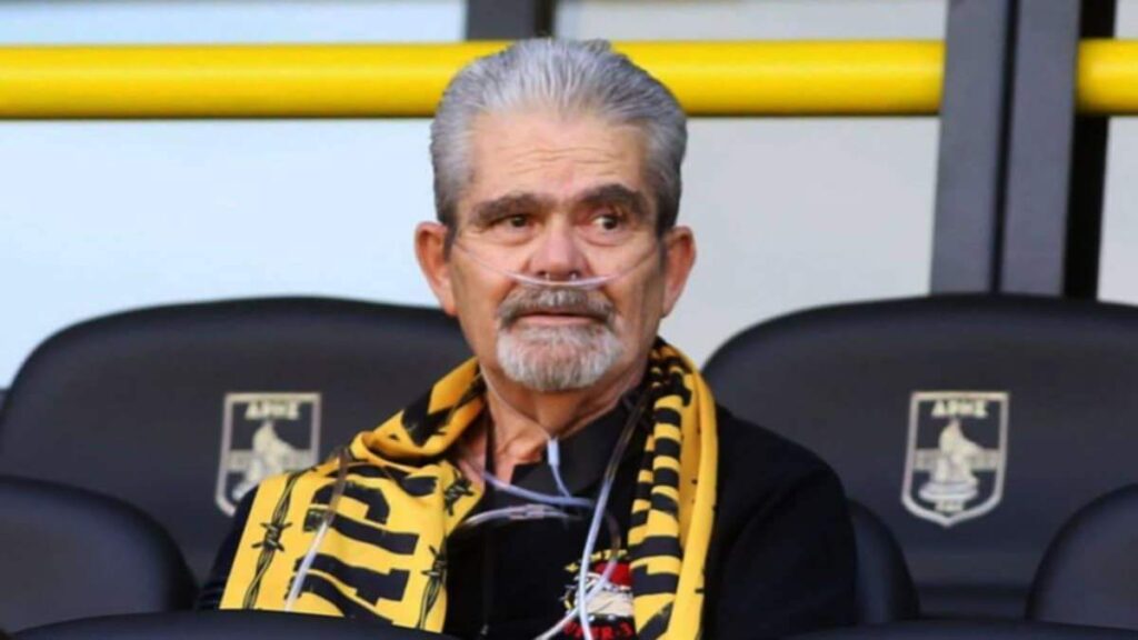 Ενός λεπτού σιγή για τον Στέλιο Μητσίογλου στο Κλεάνθης Βικελίδης!