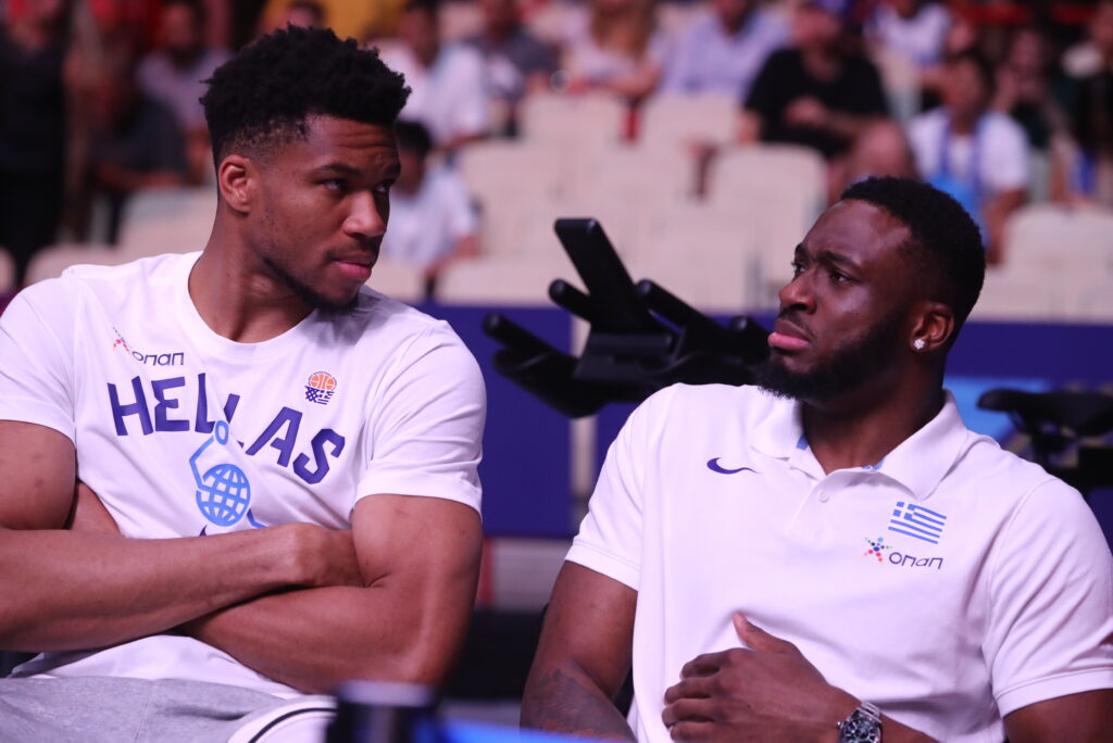 NBA: Αν μείνει ο Γιάννης στους Μπακς, επιστρέφει και ο Θανάσης Αντετοκούνμπο (vid)