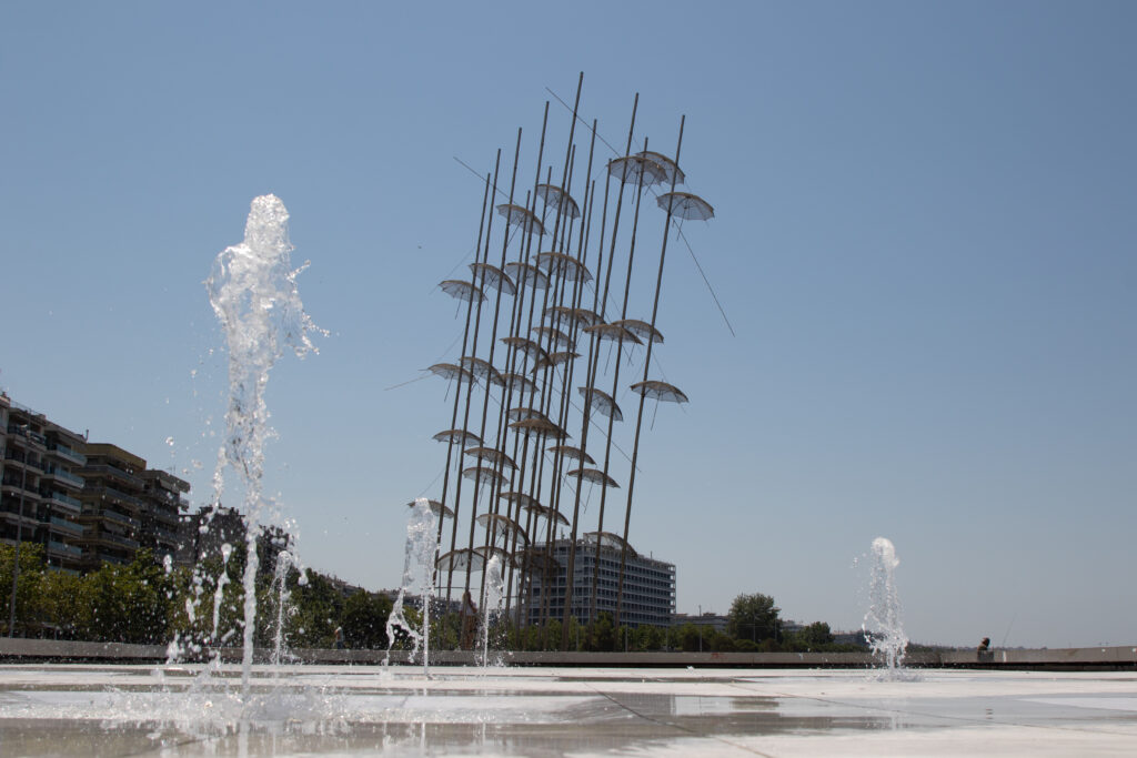 Έκτακτο δελτίο ΕΜΥ: Τρίτη ως Παρασκευή η κορύφωση του καύσωνα – 40άρια στη Θεσσαλονίκη (vid)