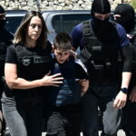 Στις φυλακές Κορυδαλλού η Μουρτζούκου – Κόσμος περίμενε για να την αποδοκιμάσει (vid)