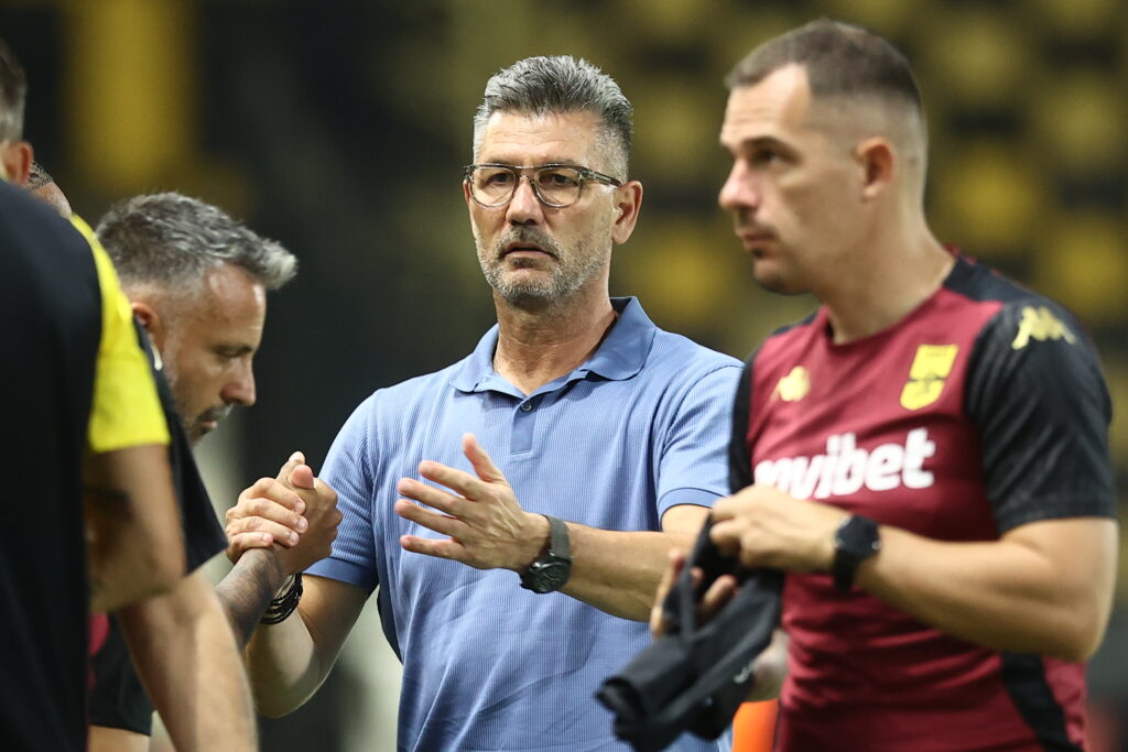 Η Αράζ… και ο διακόπτης