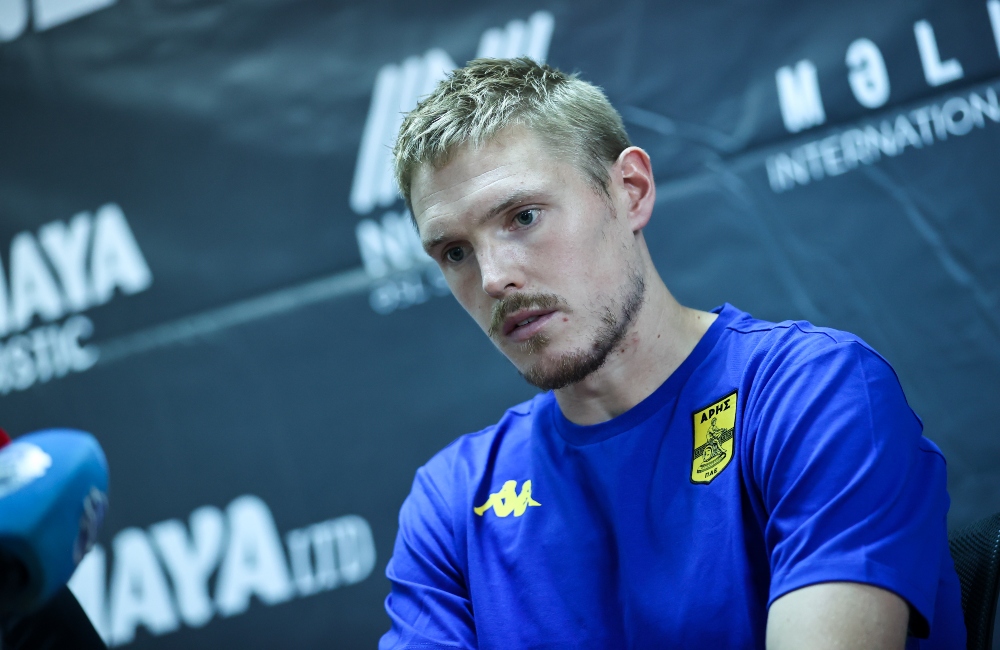 Γένσεν: «Να τιμήσουμε τη φανέλα που φοράμε και να πάρουμε το αποτέλεσμα» (vid)