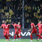 Ανοίγει το σκορ η Αράζ (vid)