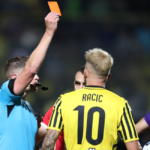 Με δέκα παίκτες η Αράζ, θα μπορούσε και με εννέα…