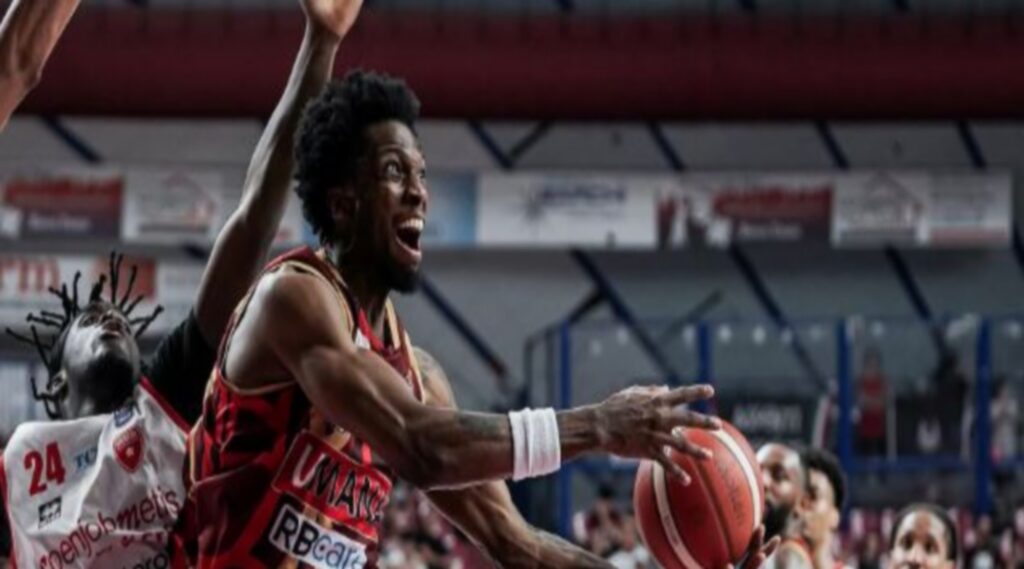 Aντίπαλοι ΑΡΗ: Επέκταση συμβολαίου σε Παρκς η Βενέτσια