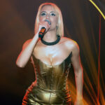 Η εξομολόγηση της Λιόλιου για το τραγούδι… και το ντύσιμό της (vids)