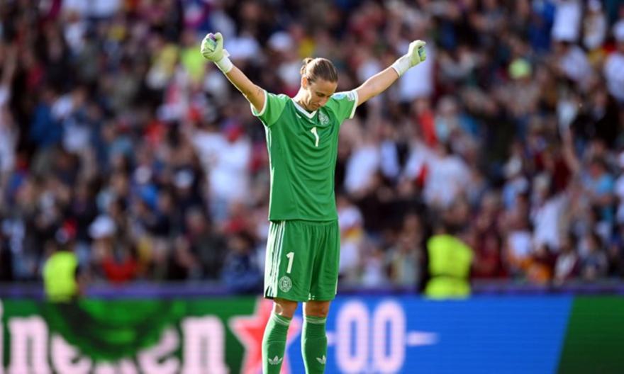 Μυθική Μπέργκερ, έστειλε τη Γερμανία στα ημιτελικά! (vid)