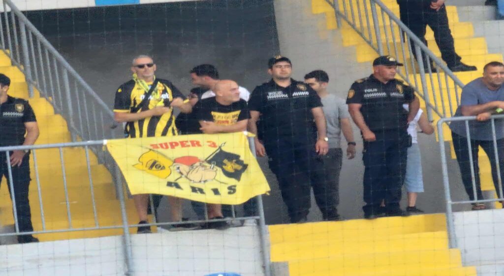 Ούτε στο Μπακού μόνος του! (pics)