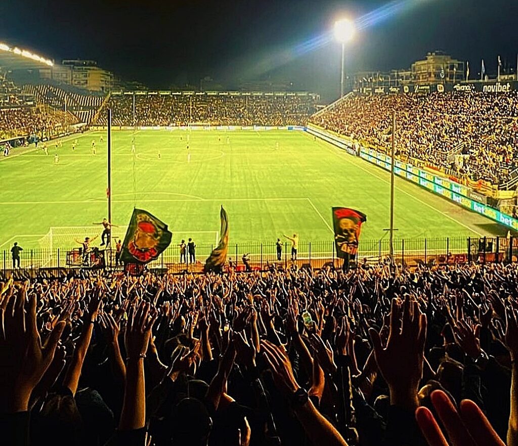 “Πόσο μου ομορφαίνεις ρε ΑΡΗ τη ζωή…”