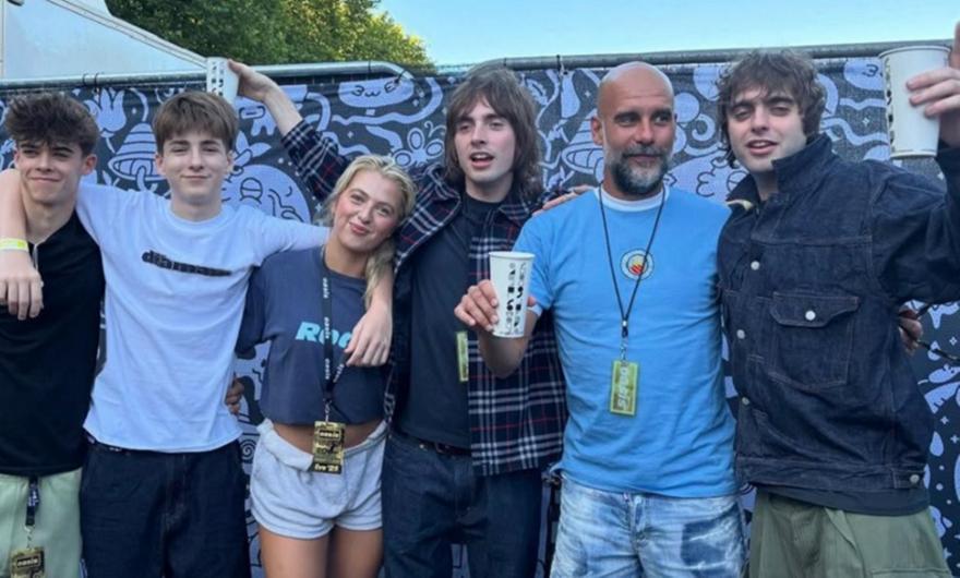 Ο Πεπ… χαλαρώνει με τη νεολαία στη συναυλία των Oasis (vid)