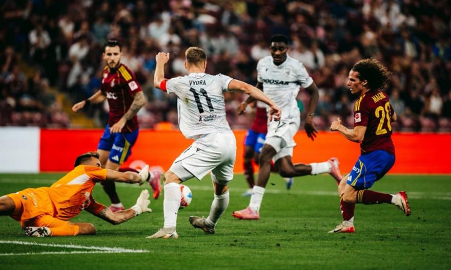 Με ανατροπή η Πλζεν, τρομερή πρόκριση η Πάφος