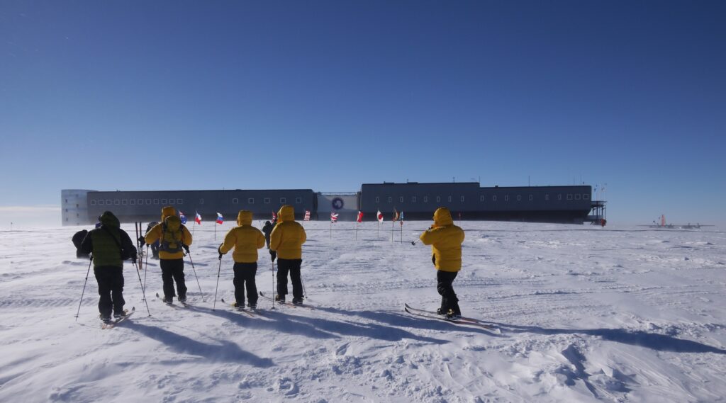 Ο απόκοσμος ήχος του Βόρειου και Νότιου Πόλου