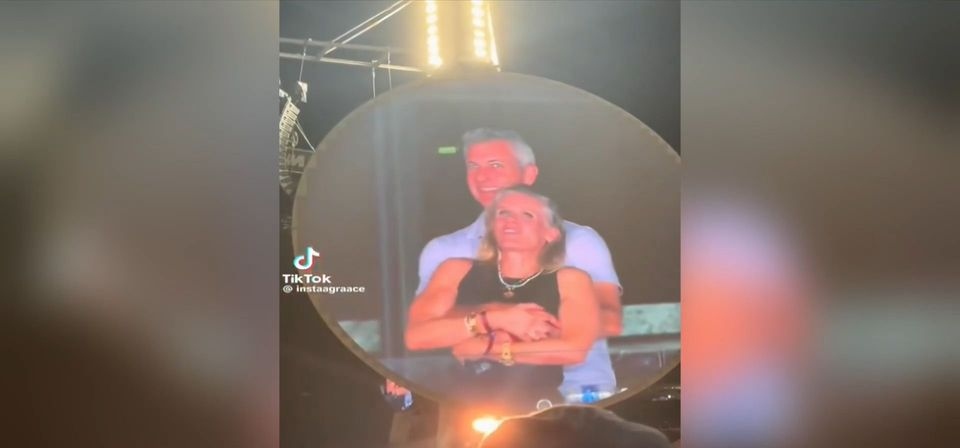 Σάλος με την «kiss cam» στη συναυλία των Coldplay: Αποκαλύφθηκε εξωσυζυγική σχέση