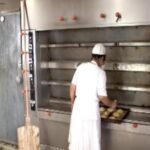 Ψήνουν και “ψήνονται” εν ώρα εργασίας (vid)