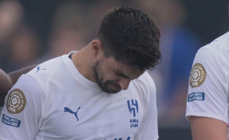 Λύγισαν Νέβες και Κανσέλο στο ενός λεπτού σιγή για τον Ζότα (vid)