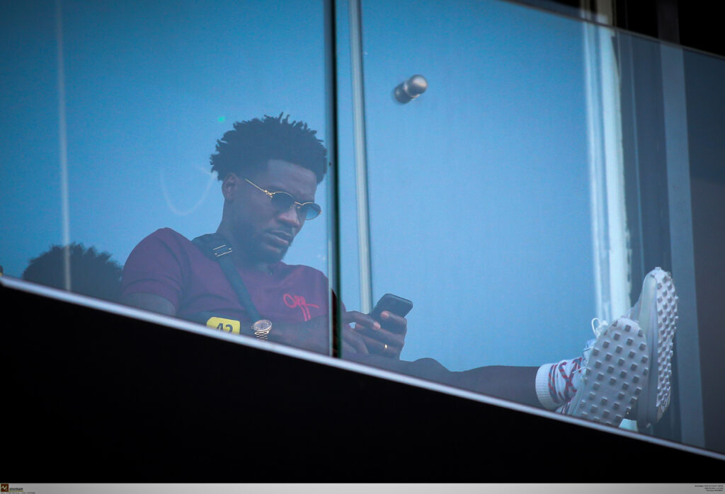 Ο Ιντέγε σταμάτησε το ποδόσφαιρο (pic)