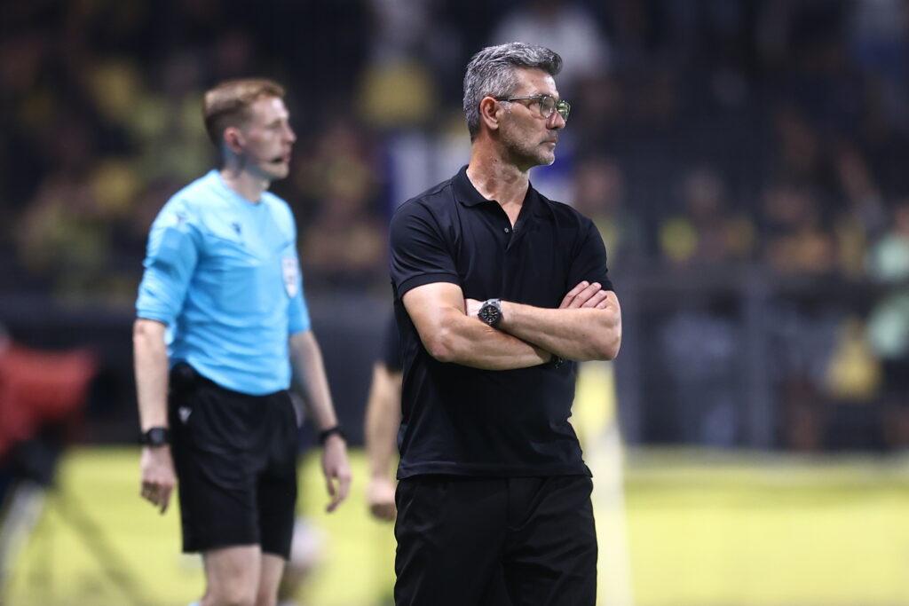 Το φιλικό και οι θέσεις-ερωτηματικά για την πρεμιέρα