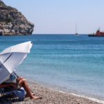 Χαμός με τις καταγγελίες για τις παραλίες – Πρωταθλήτρια στην παρανομία η Χαλκιδική