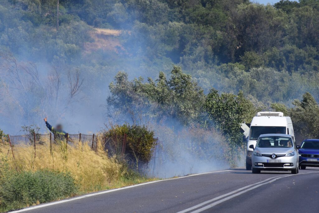 Σε επιφυλακή οι πυροσβεστικές δυνάμεις στη Βόρεια Ελλάδα (vid)