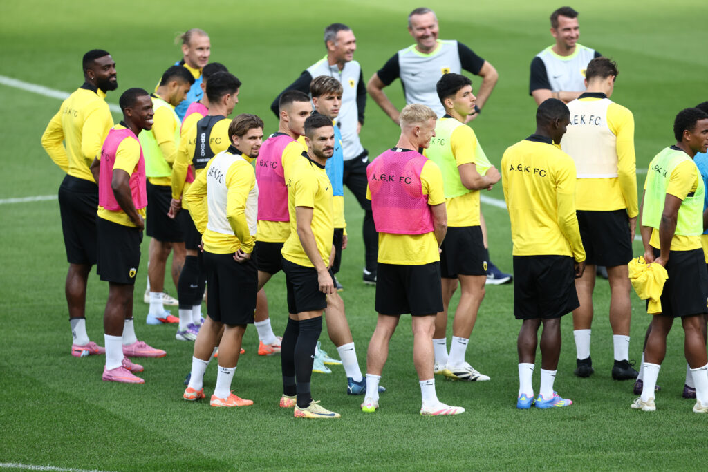 Ένταση οπαδών της ΑΕΚ με την αστυνομία στις Βρυξέλλες