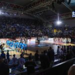 EuroBasket 2025: Έλληνες και Κύπριοι τραγούδησαν μαζί τον Εθνικό Ύμνο (vid)