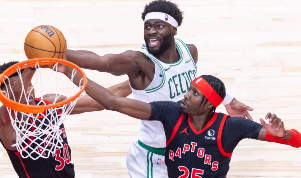 Οι Σέλτικς υπέγραψαν τον Κρις Μπουσέρ