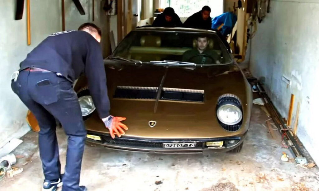 Σπάνια Lamborghini Miura ήταν σε διαμέρισμα… για 40 χρόνια!
