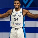 Τα πρώτα «γαλανόλευκα» κλικς του Γιάννη ενόψει Ευρωμπάσκετ