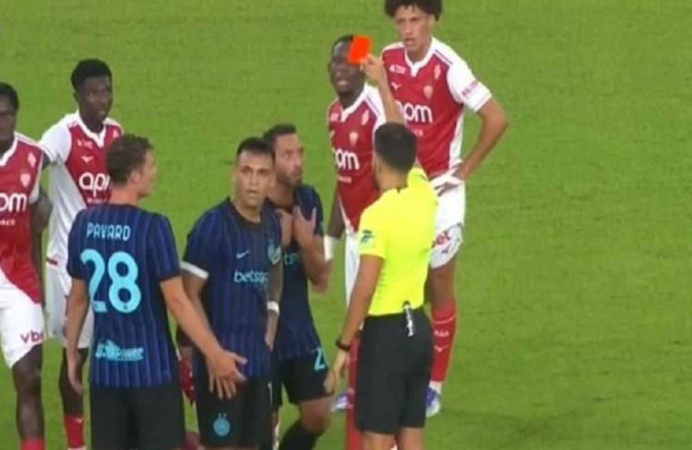 Η πιο αδιανόητη αποβολή σε φιλικό: Απορούσε και εξοργίστηκε ο Τσαλχάνογλου (vid)