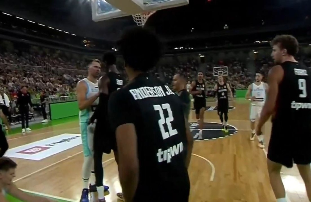 Τσαμπουκάς Ντόντσιτς – Μπόνγκα στο φιλικό Σλοβενία – Γερμανία (vid)