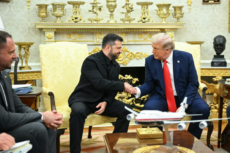 Ο Τραμπ υποδέχτηκε τον Ζελένσκι στον Λευκό Οίκο – «Γίνεται πρόοδος για τον τερματισμό του πολέμου» (vids)