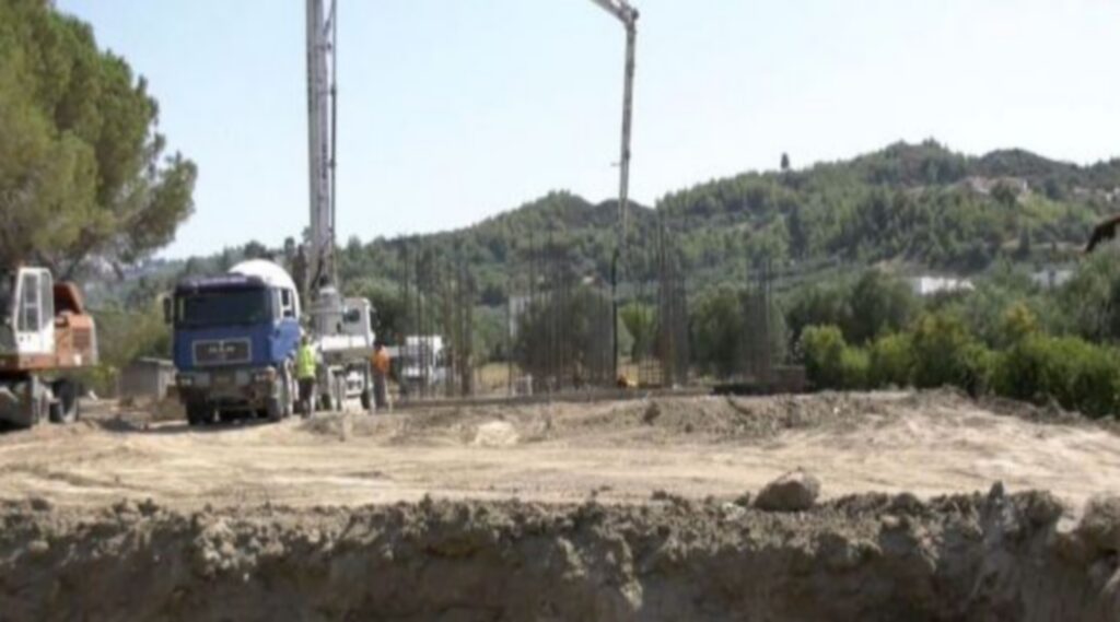 Χαλκιδική: «Φρένο» στην έκδοση οικοδομικών αδειών λόγω έλλειψης προσωπικού (vid)