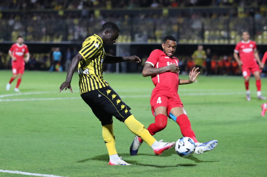 Και μέσα σ’ όλα… ο αντι-Πέρεθ