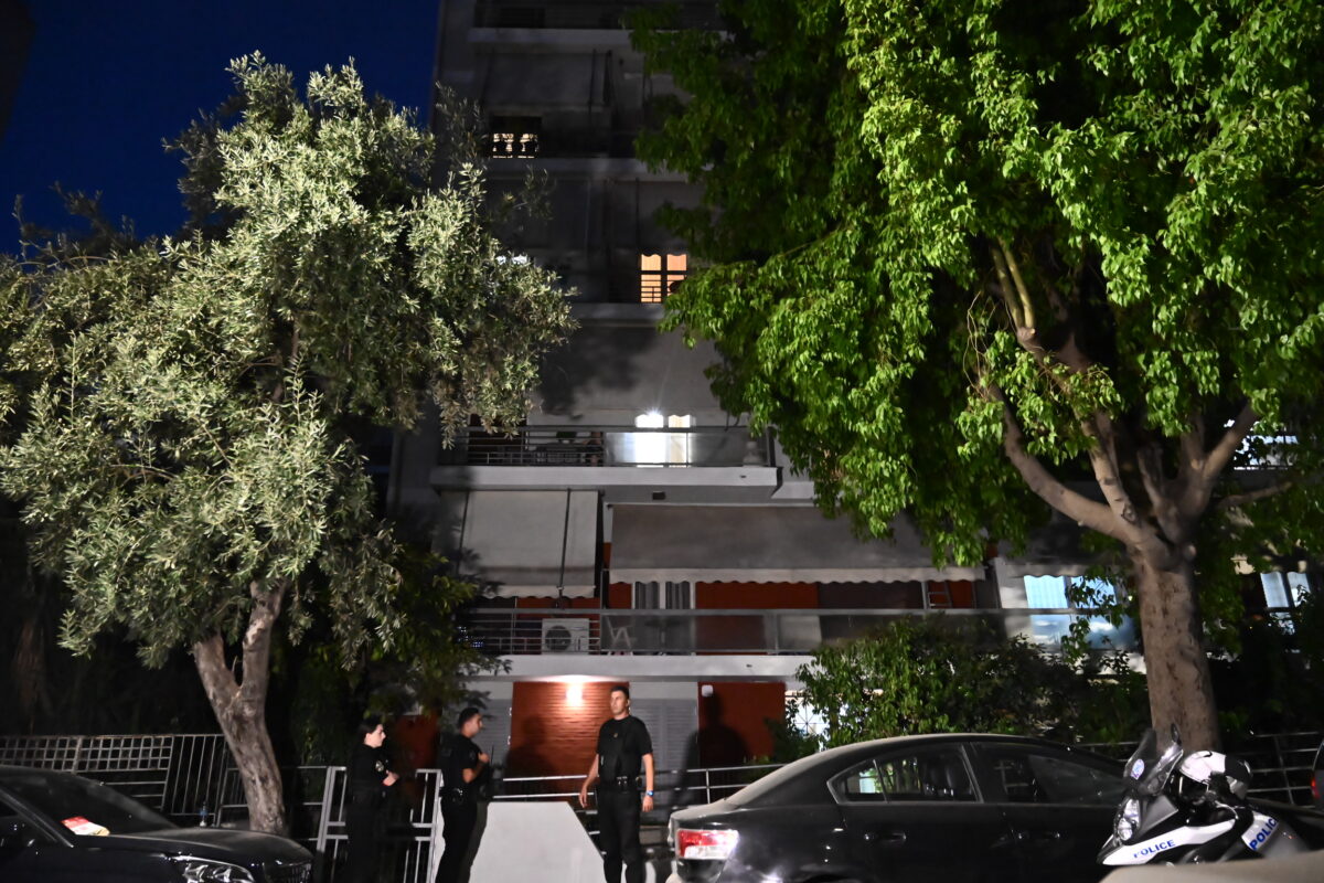 Νέος Κόσμος: Μπροστά σε μακάβριες εικόνες οι αστυνομικοί (vid)