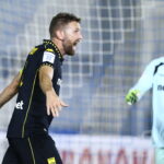 Leader και… δεν τον κουνάει κανένας!